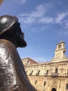 pilgrim statue in Leon pilgrim statue on Leon